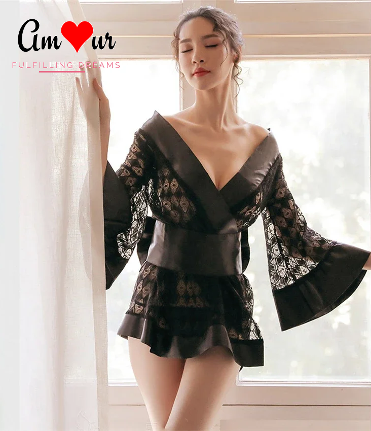 Noir Éclipse Sexy Lace Kimono
