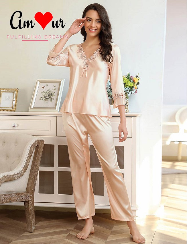 Embroidered Satin 2-Piece Pyjamas Set